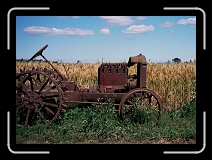 tractor * 2100 x 1500 * (3.66MB)